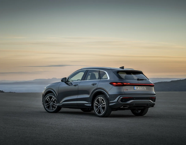 Audi показала новый Q5 2025: как изменился премиальный кроссовер (фото)