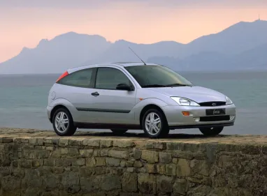 Перший Ford Focus дебютував у 1998 році