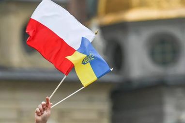 Польша продлила временную защиту для украинских беженцев до 30 июня: Дуда подписал указ