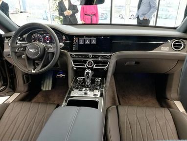 В Україні презентували новенький Bentley (фото)