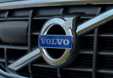 Еврокомиссия одобрила создание совместного предприятия Volvo и Renault