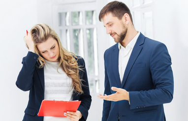 ТОП-5 галузей з найбільшим та найменшим гендерним розривом у зарплаті (інфографіка)