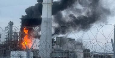 Дрони вивели з ладу 10−15% нафтопереробних потужностей росії, — Bloomberg