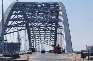 Розкрадання на будівництві Подільського мосту в Києві: розслідування у справі про 32 млн завершено