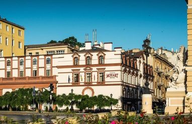 Отель "Моцарт" напротив оперного театра в Одессе
