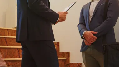 Хто з народних депутатів має найбільше помічників — дослідження