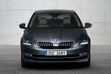 Стала известна украинская цена на новую Skoda Octavia (фото)