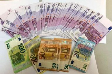 За місяць сума конфіскованої валюти на кордоні зросла майже у 12 разів