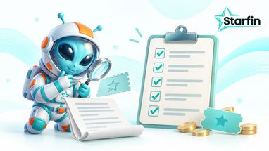 Рекламний банер фінансового сервісу Starfin, де блакитний 3D-інопланетянин у скафандрі вивчає паперовий сувій через лупу поруч із великим планшетом-планером, на якому відмічено галочки, а також золотими монетами та бірюзовими купонами із зірками.