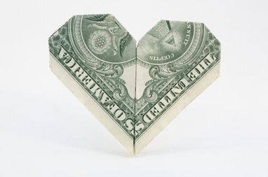 Скільки ви готові витратити на День св. Валентина? (опитування)
