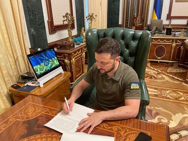 Зеленський підписав низку законів, які стосуються військових