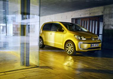 Volkswagen начал продавать свой самый дешевый электромобиль