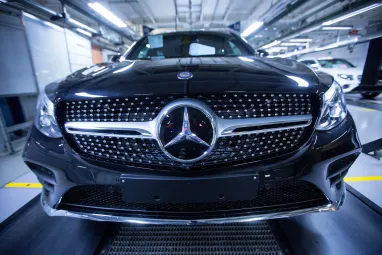 Mercedes переносит производство своего самого популярного внедорожника в США из-за пошлин Трампа