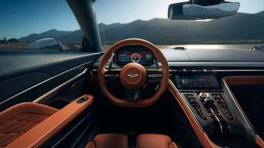 Авангардный салон и двигатель Mercedes: представлен новый суперкар Aston Martin (видео)