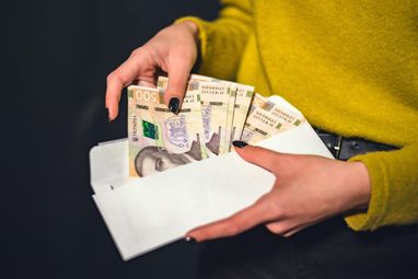 Как изменились доходы украинцев за последний год — результаты исследования