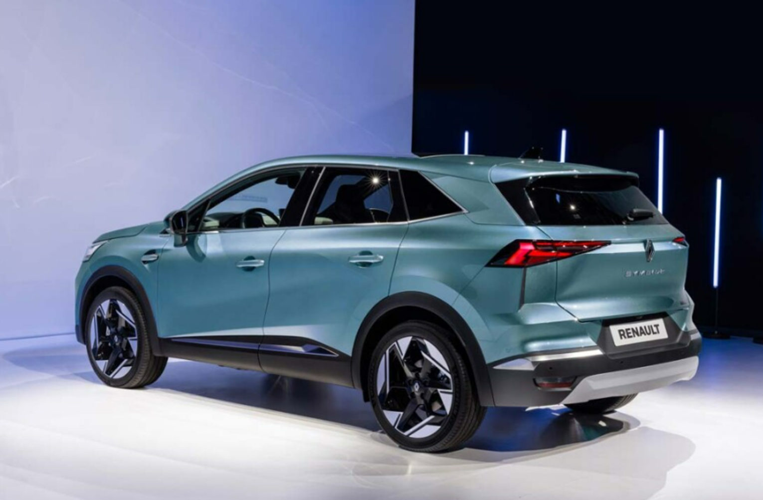 Новий кросовер Renault Symbioz вийшов на ринок України