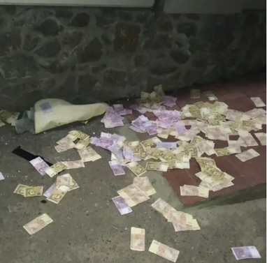 В Киевской области ночью взорвали банкоматы и украли деньги (фото)