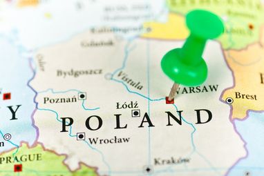 Скільки українці заробляють у Польщі та яку освіту мають — дослідження