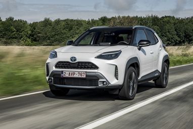 Toyota не встигає за попитом на гібриди власного виробництва