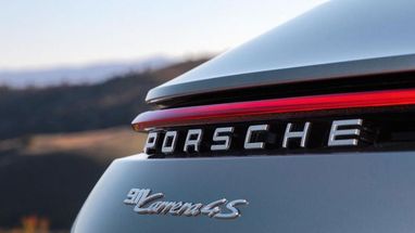 На початку літа презентують суперкар Porsche 911 у гібридній версії