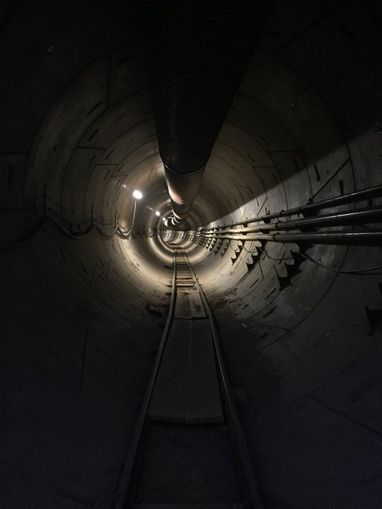 Ілон Маск опублікував перше фото тунелю під Лос-Анджелесом