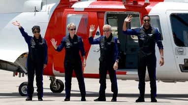 SpaceX відправила туристів на МКС