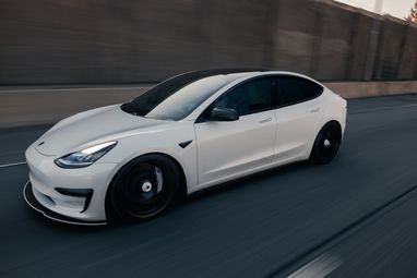 Tesla Model Y стала найбільш продаваним автомобілем у Європі у 20232 році 