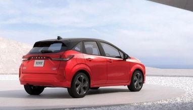 Nissan представил новый хэтчбек Note Aura (фото, видео)