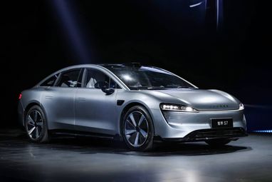 Представлено електромобіль Huawei із запасом ходу 855 км (ціна, фото)