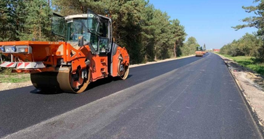 Польская фирма возобновила ремонт пограничной дороги во Львовской области