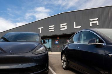 Tesla второй раз за месяц снижает цены на электрокары