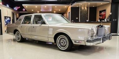 Представлен Lincoln Continental 1980 года (фото)