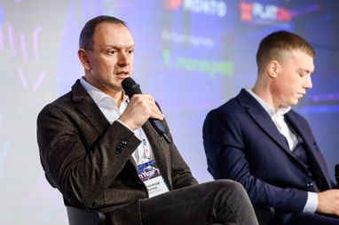 Участники небанковского финансового рынка – СЕО «ШвидкоГроші» Александр Холод и представитель компании Monto Владислав Бурма