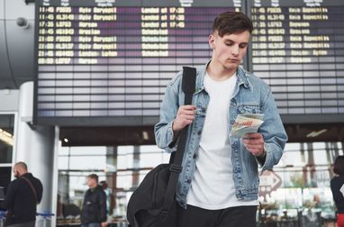 Виїзд чоловіків 18−22 років: чи став він масовим та як впливає на ринок праці