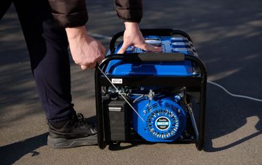 Для обслуговування генератора працівник повинен пройти спеціальний інструктаж