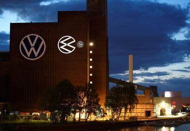 Volkswagen объявил о закрытии заводов и сокращении зарплат