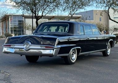 В США на аукционе будут продавать лимузин президента (фото)