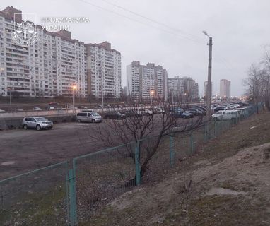 Прокуратура обязала вернуть столичной общине земельный участок на Троещине (фото)